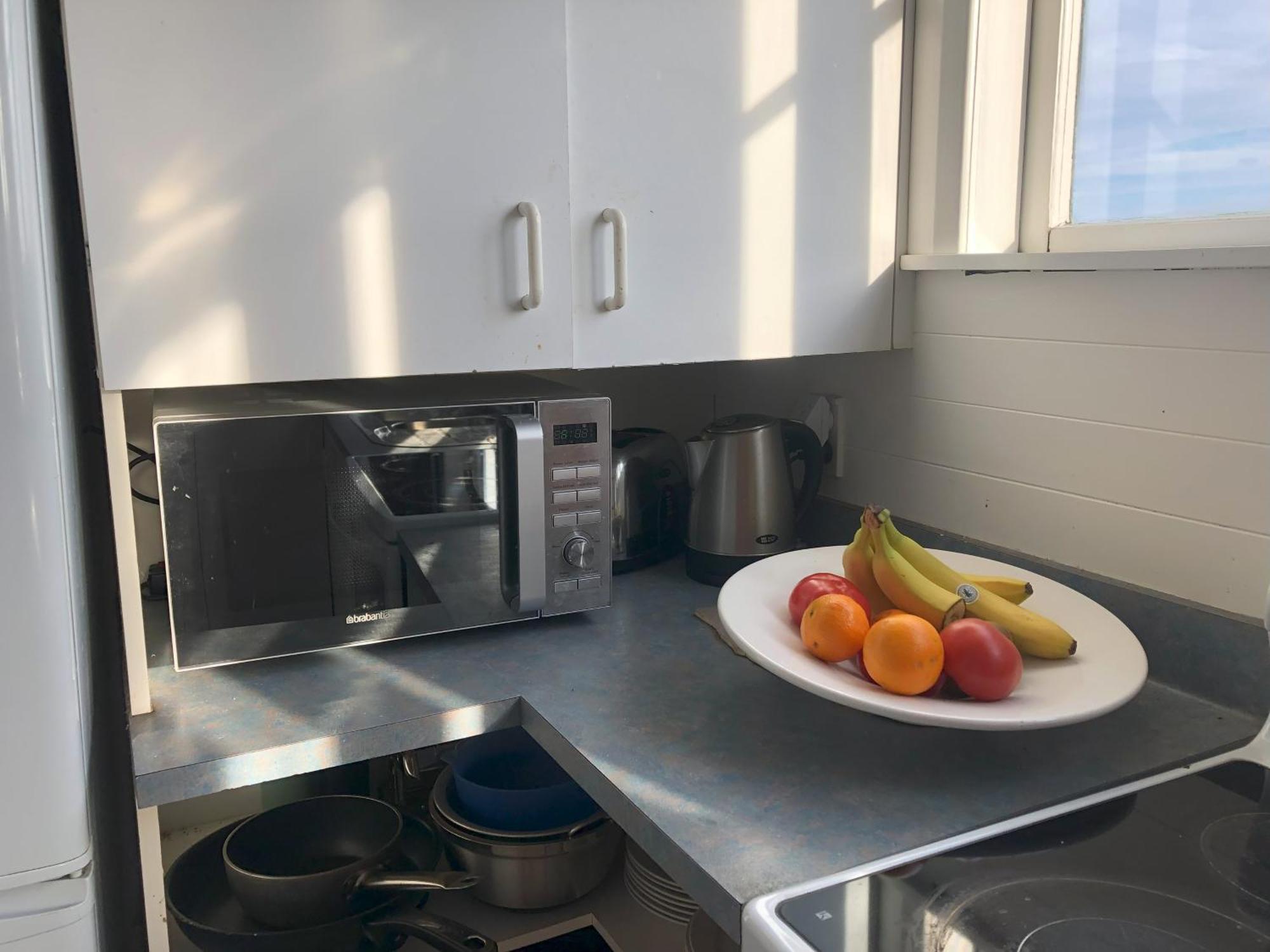 Apartamento Seafront Haven In Island Bay With Deck, Outdoor Bath, And Parking Wellington Exterior foto